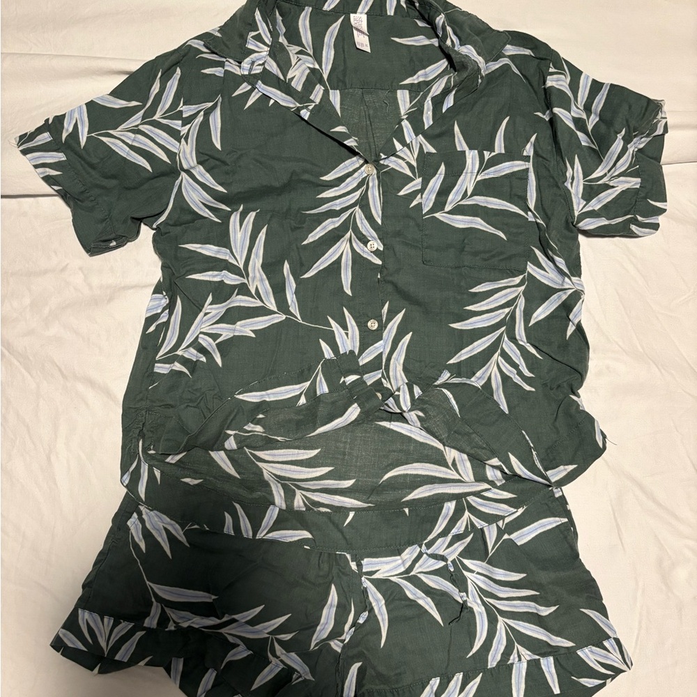 Stars Above Green and White Leaf Print Pajama Set